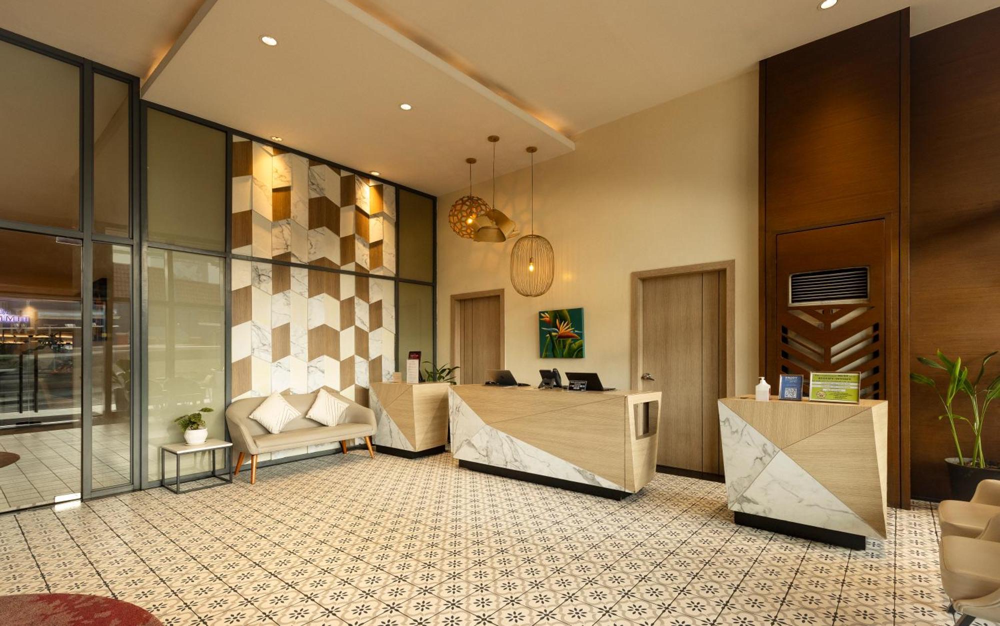 Summit Hotel Greenhills Quezon City Exterior foto